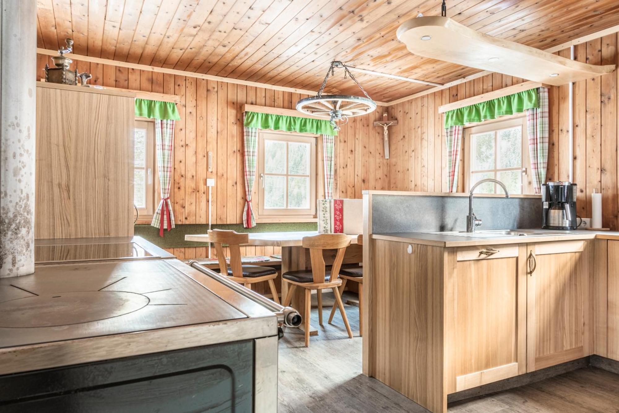 Hauserlhuette Zederhaus Luaran gambar